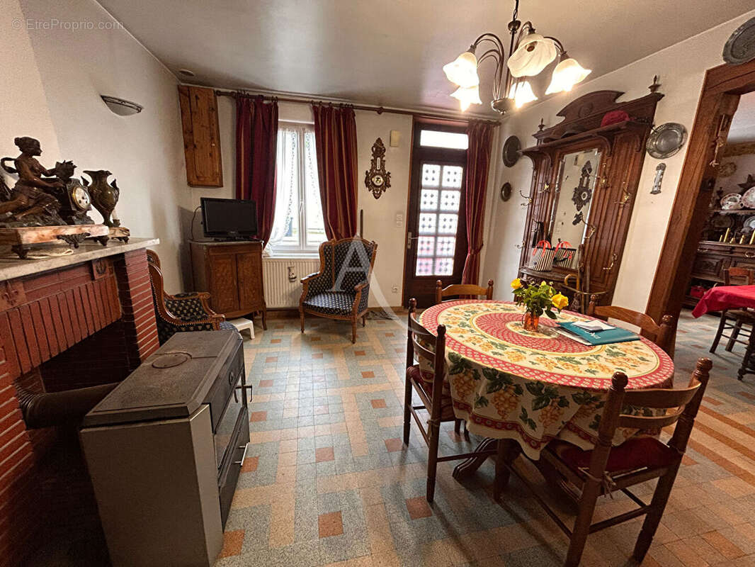 Maison à HUCQUELIERS