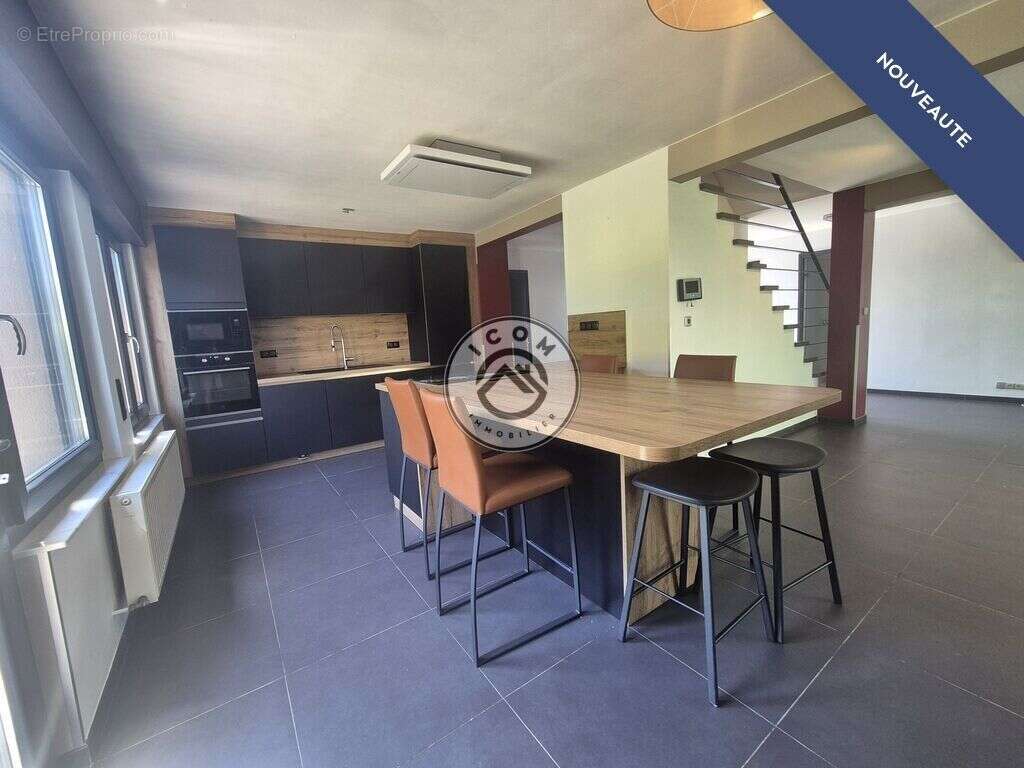 Maison à LEVAL