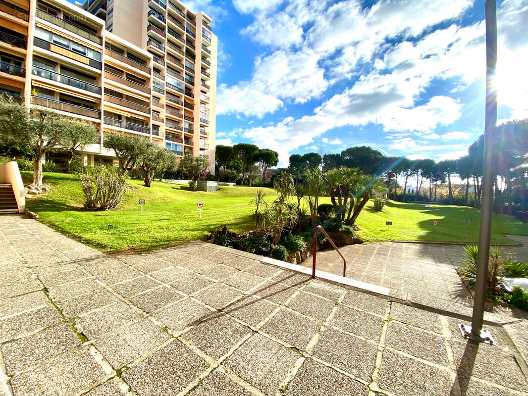 Appartement à LE CANNET