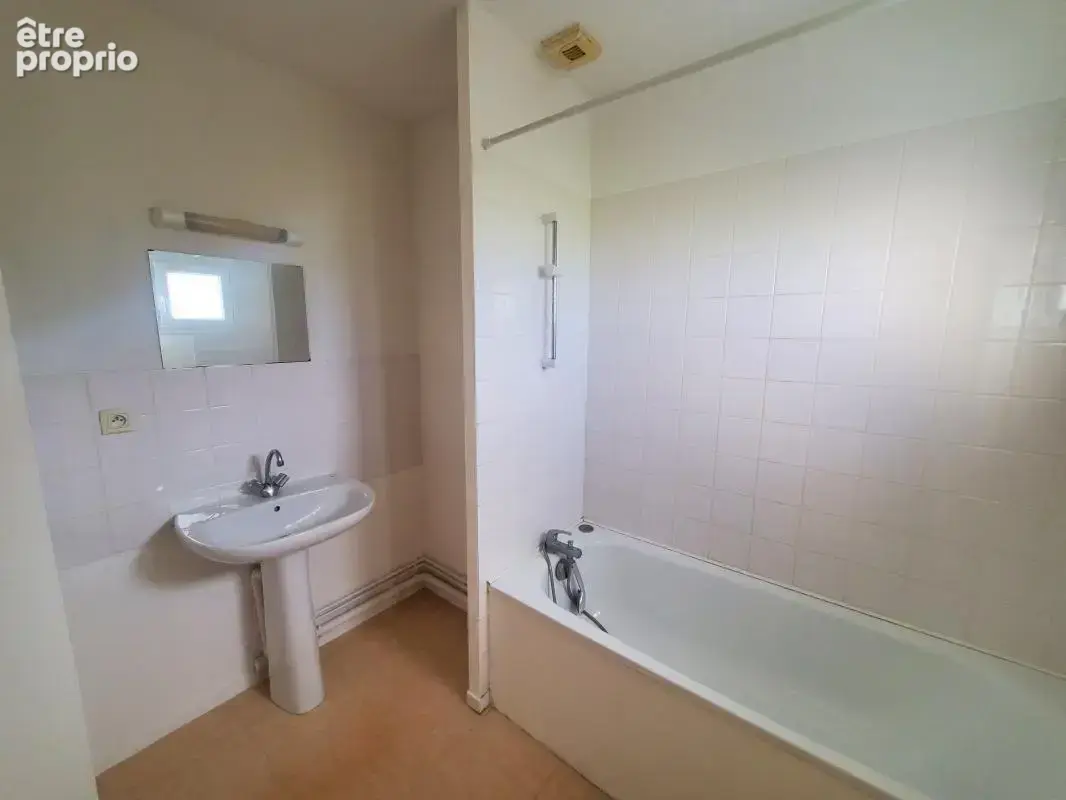 Maison t3 a 500 du bourg avec jardin et garage - photo 11