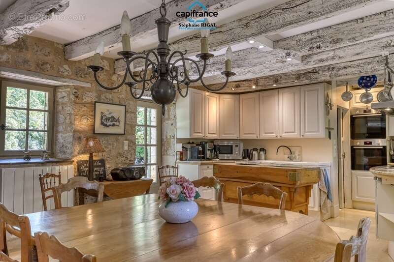 Propriete à vendre à Beaumontois en Périgord, Maison et gîte de 340m2 habitables sur 1,7ha avec piscine - photo 14