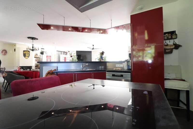 Maison traditionnelle à vendre 7 pièces MATHA (17) - photo 10
