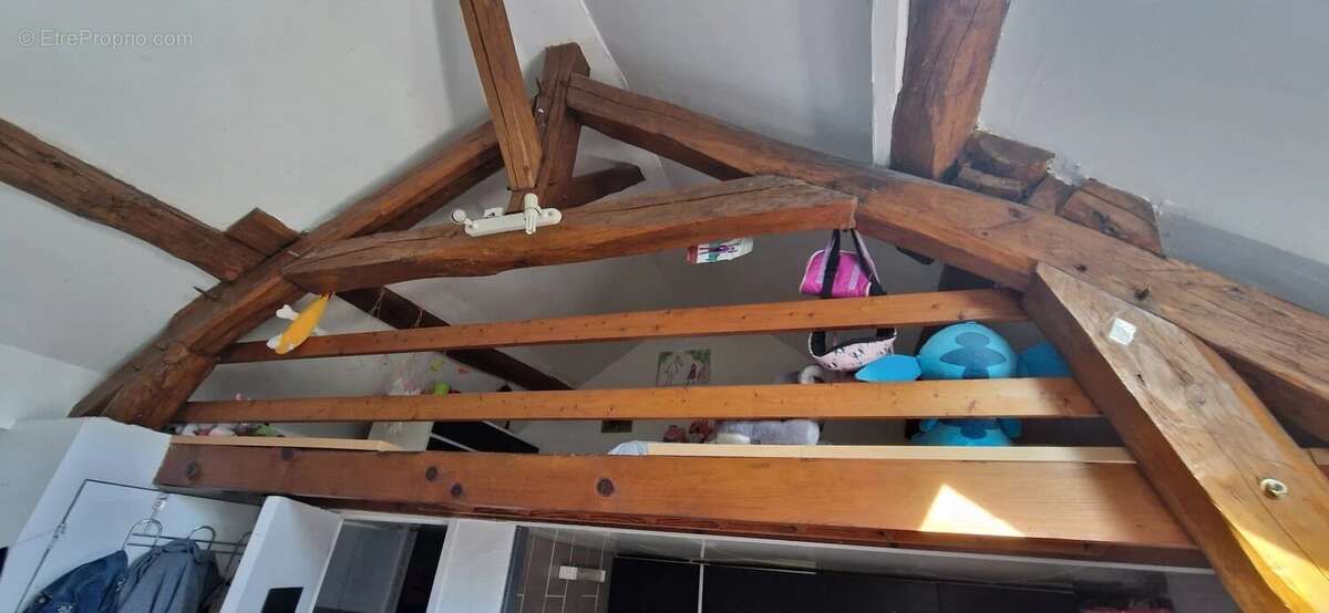 Appartement à VENEUX-LES-SABLONS