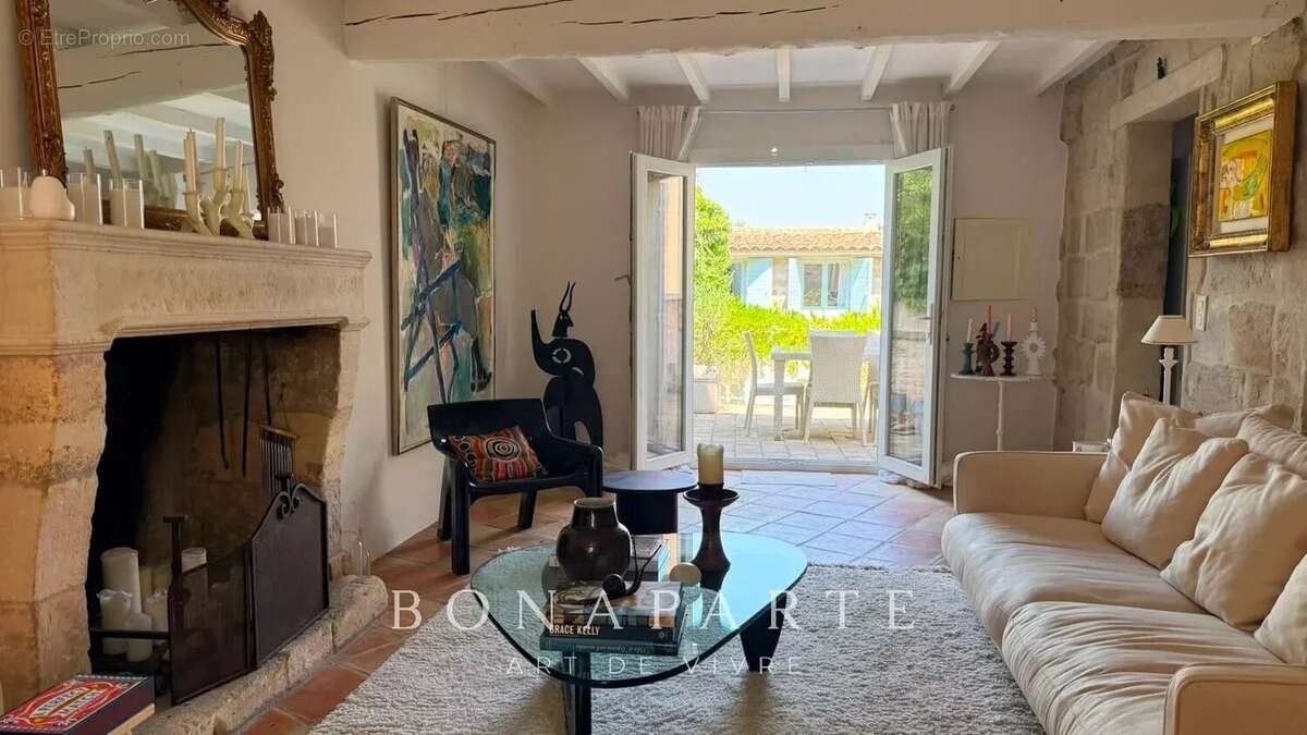 Proche de saint-remy-de-provence - maison de village  de caractere avec annexe - photo 2