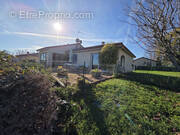 Photo 1 - Maison à SAINT-LEONARD-DE-NOBLAT