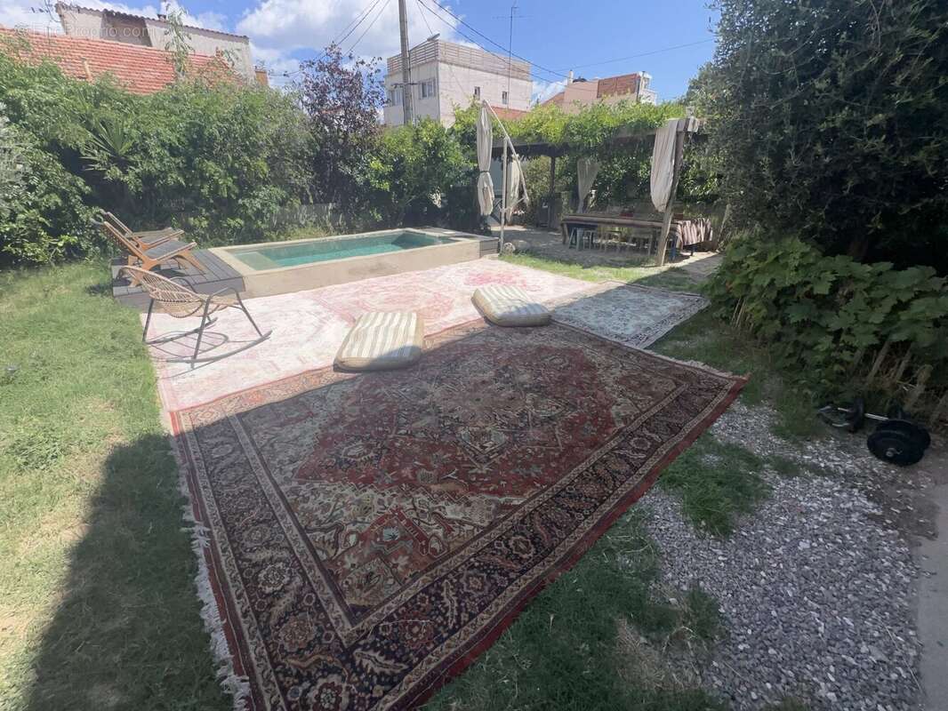 Mas en centre ville à Perpignan, jardin luxuriant, piscine, garage. - photo 30