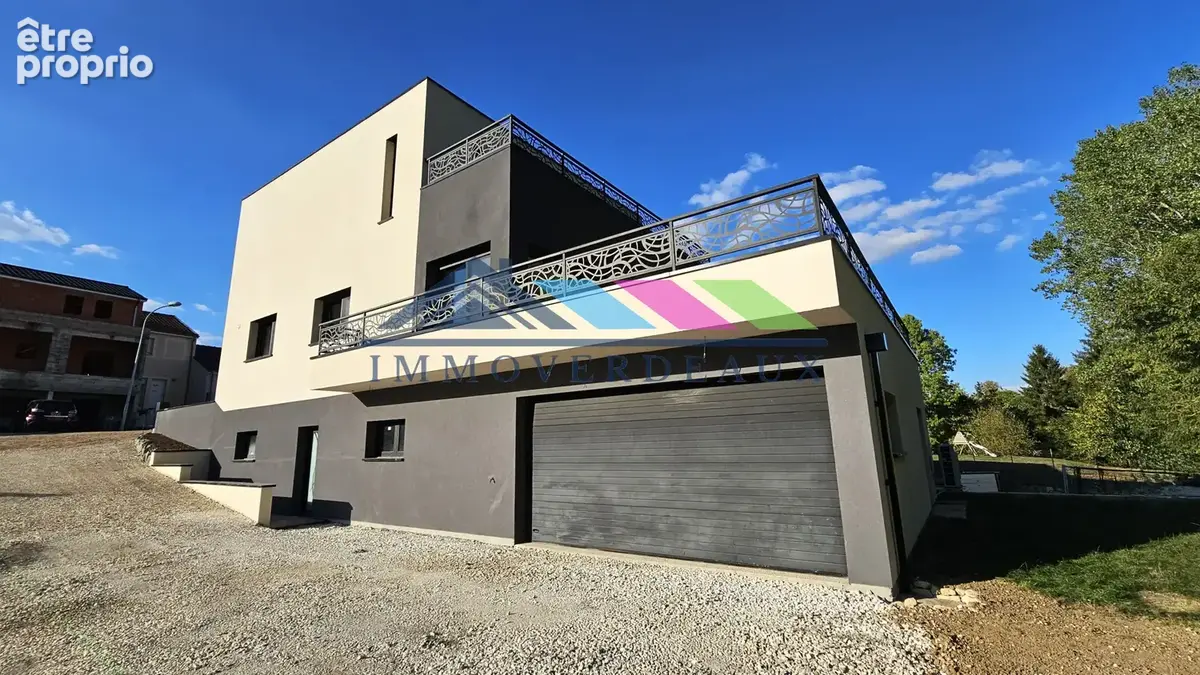 Maison 5 chambres / 2 terrasses / 2 garages - photo 3