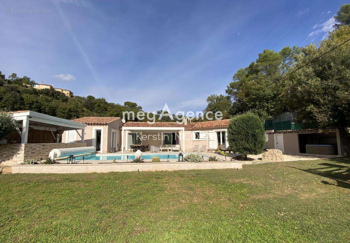 Maison à MEOUNES-LES-MONTRIEUX