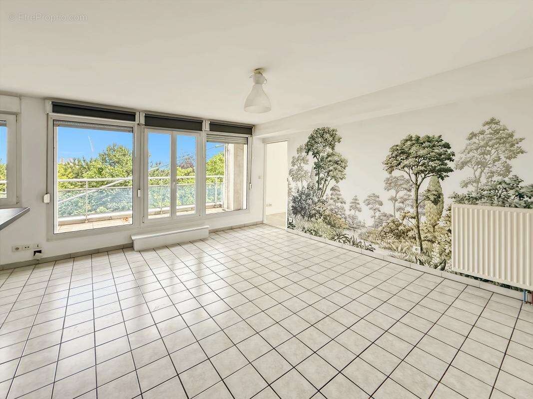 Appartement À Vendre T4 de 73 m2 avec Balcon et BOX à REIMS - photo 3