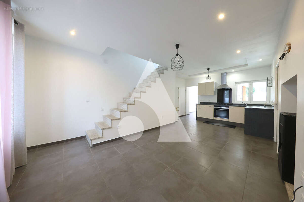 Maison à CORBEIL-ESSONNES