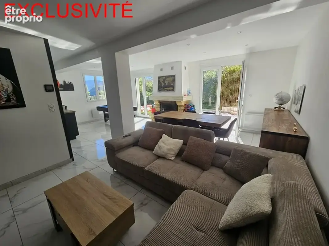 Lavans-lès-Saint-Claude : villa rénovée avec piscine et jolie vue dominante - photo 10