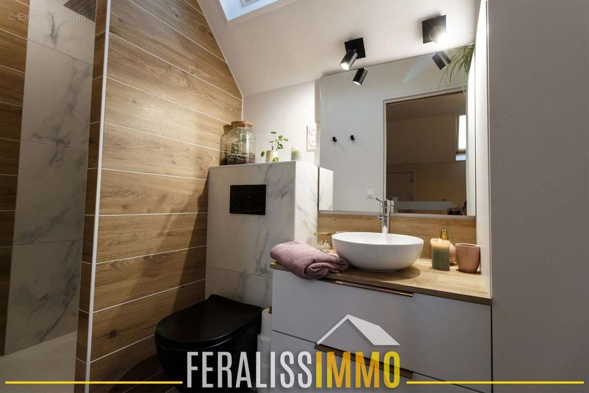 Maison à JOUY-LE-MOUTIER