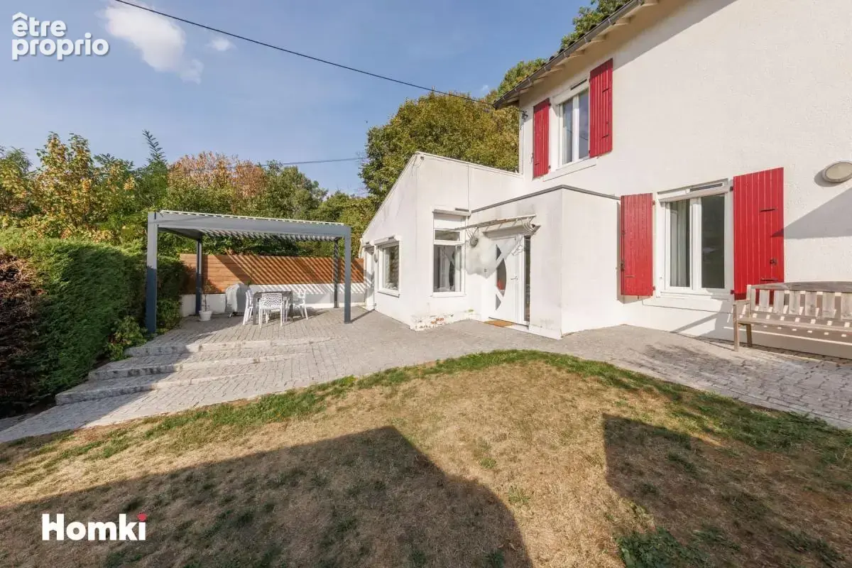 À vendre – Jolie maison familiale de 124 m2 sur les hauteurs de Royat - photo 2