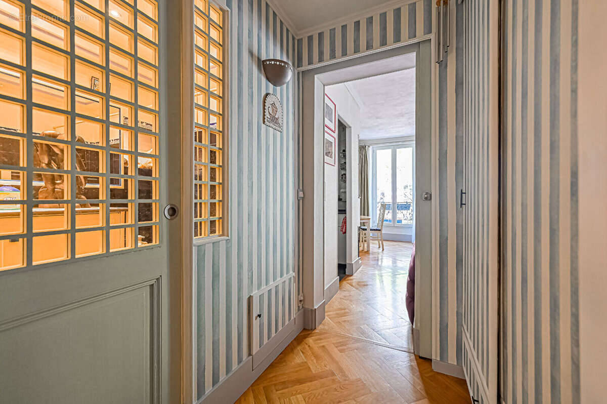 Appartement à PARIS-18E
