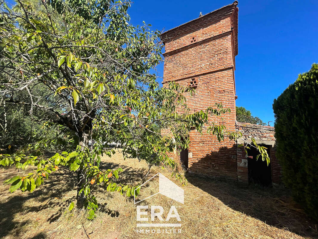 Terrain à LESCURE-D&#039;ALBIGEOIS