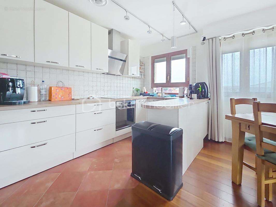 Appartement à NANTERRE