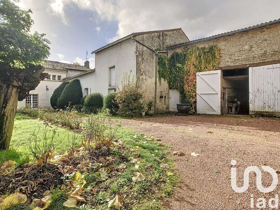 Photo 2 - Maison à VILLEFAGNAN