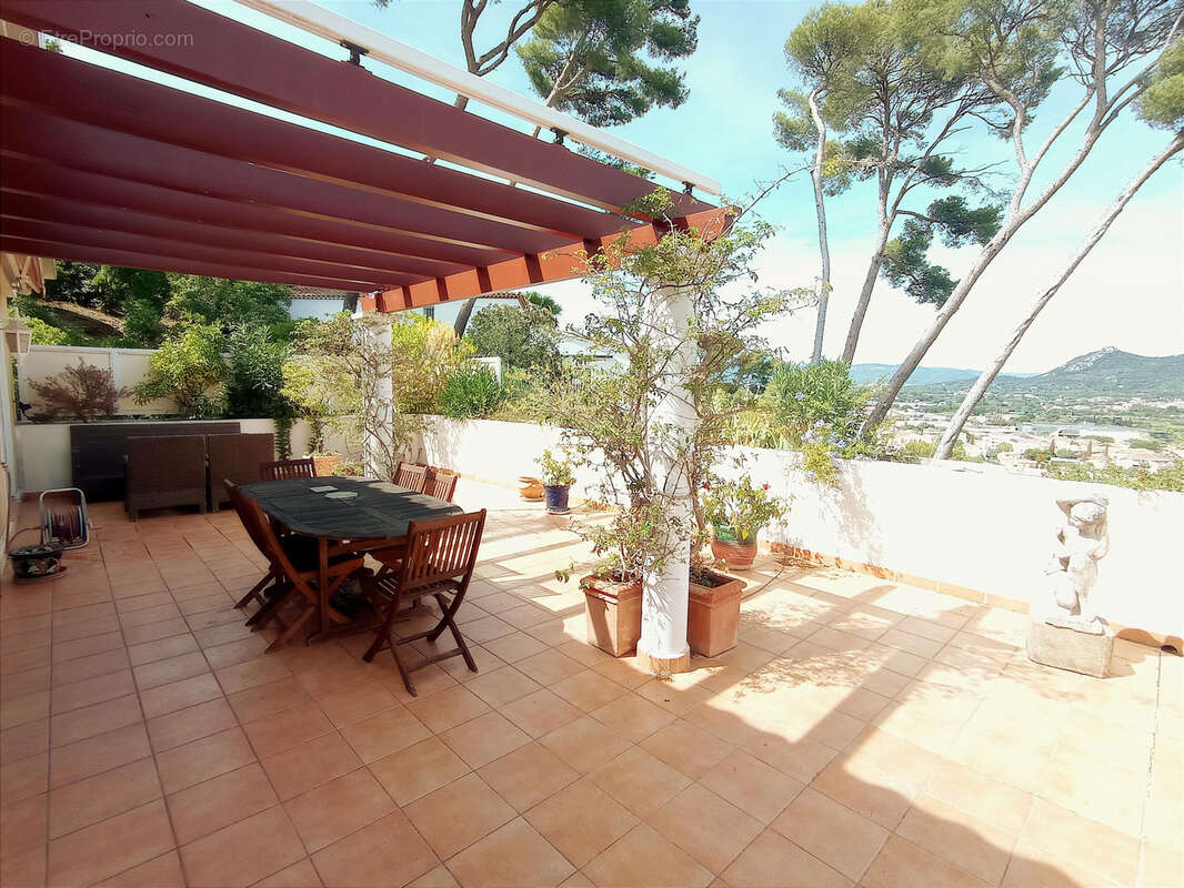 Appartement à HYERES