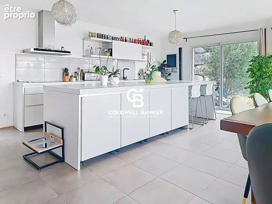 Exclusivité — Villa contemporaine provençale avec piscine et vue dégagée sur terrain de 3 000 m² — Draguignan - photo 4