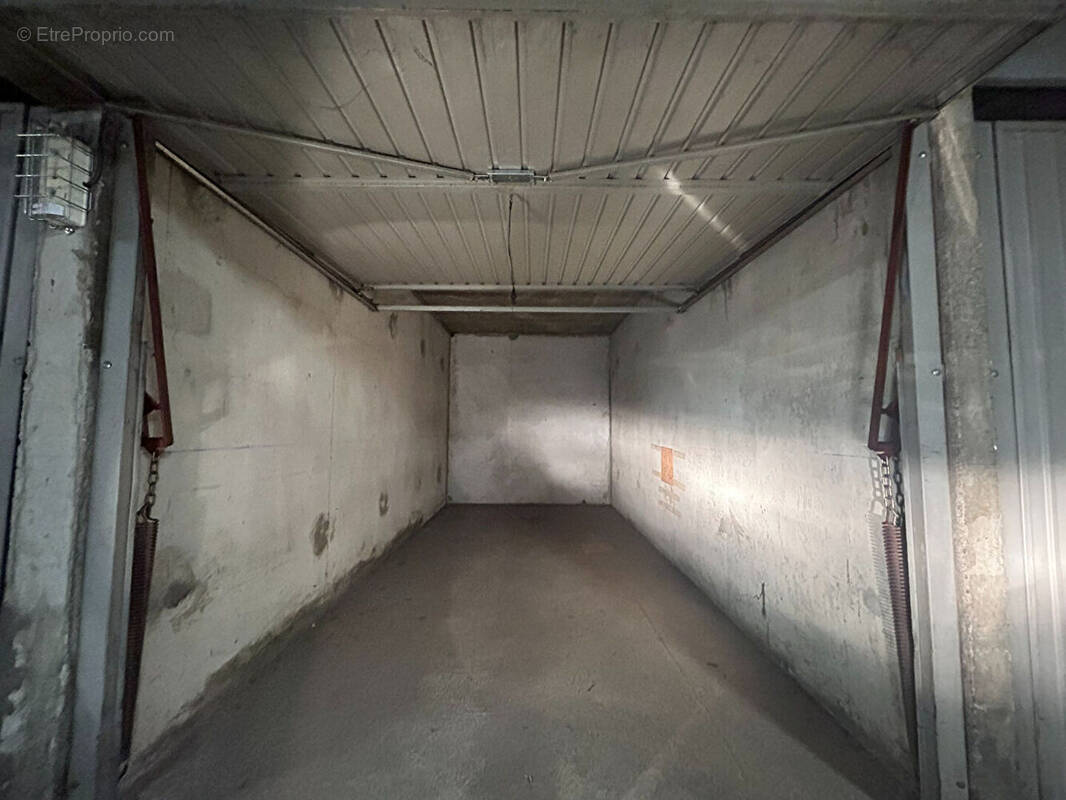 Parking à SAINT-ETIENNE