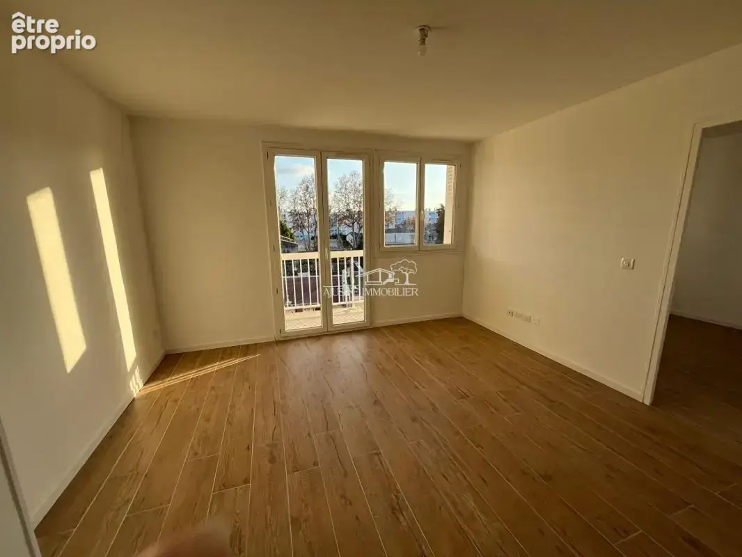 Appartement Marignane T3 50 m2 dernier étage refait à neuf - photo 2