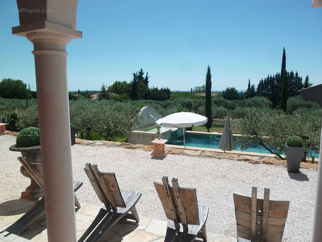AUPS, superbe propriété comprenant une villa d'architecte ,un bastidon et piscine sur 2996 m2. - photo 10