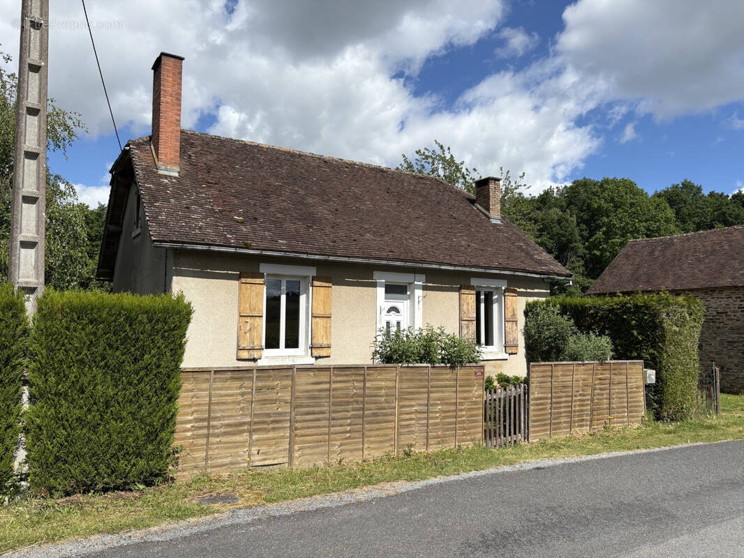 Maison à COUSSAC-BONNEVAL