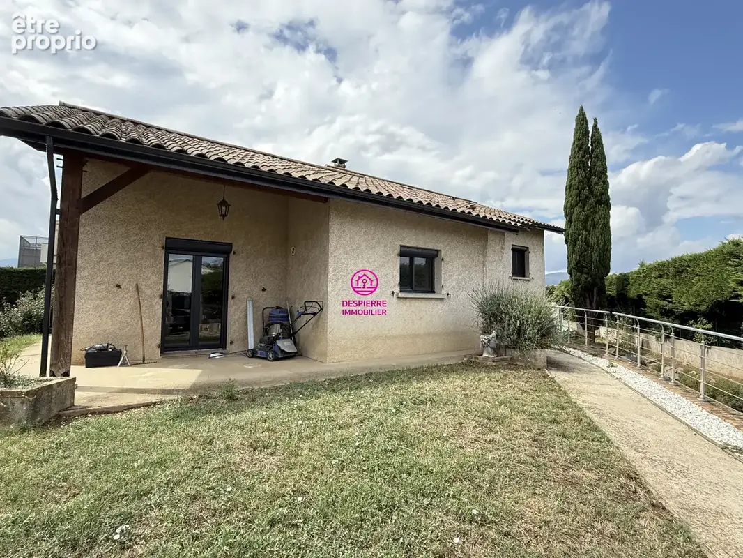 SAINT CLAIR DU RHONE - Maison sur 3 niveaux 110m2 habitables - 3 chambres - Terrain 945m2 - piscine - photo 11