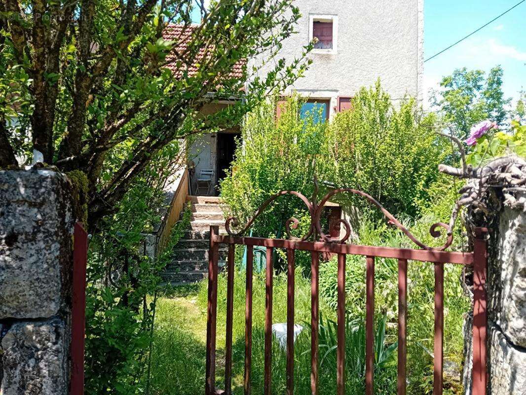 Maison à LIMOGNE-EN-QUERCY