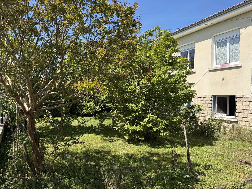 Jolie maison de 96 m² à Champs-Romain - photo 13