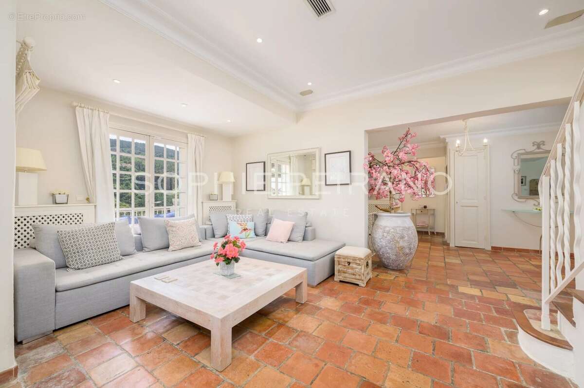 Maison à MANDELIEU-LA-NAPOULE