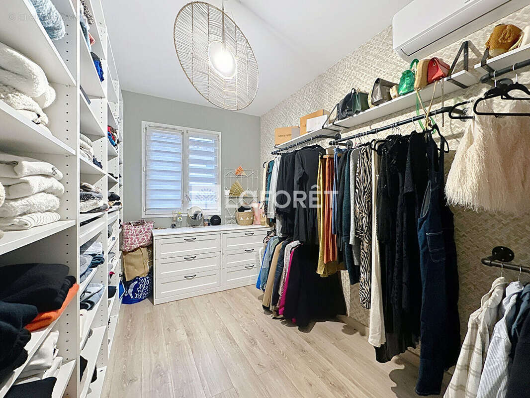 Maison à CHANOZ-CHATENAY