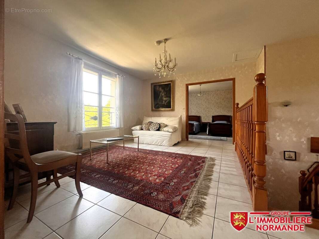 Élégante propriété familiale avec vue sur la forêt - photo 11