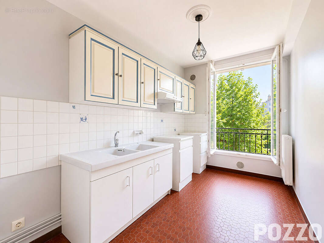Appartement 3 pièces de 74 m² ? Rue Royale à Bayeux - photo 6