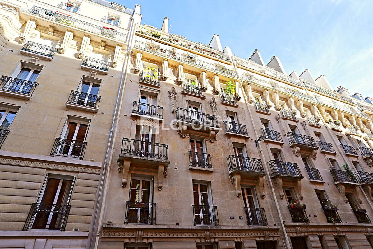 Appartement à PARIS-14E