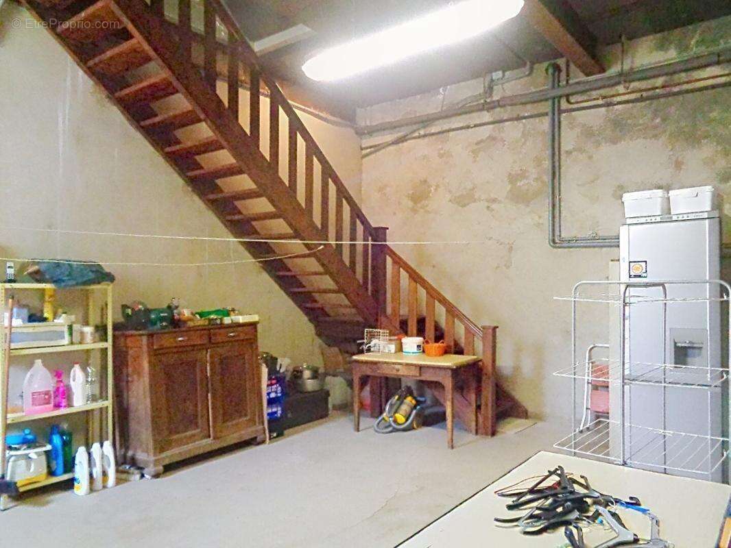 Saint Bonnet Laval(48), maison de 200 m2, 6 chambres avec 1866 m2 de terrain - photo 12