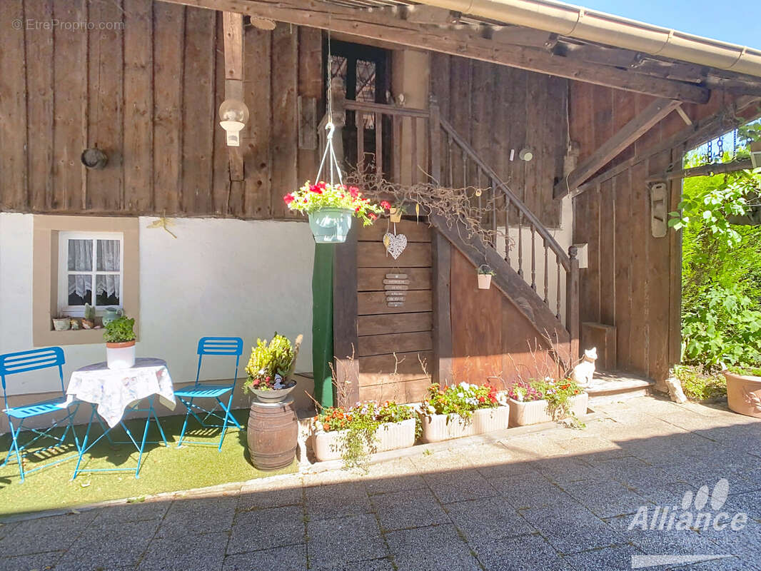 Belle maison pierre rénovée avec piscine et dépendances - photo 9