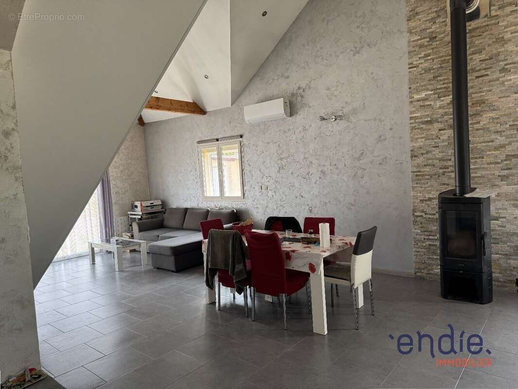 Maison à MORNAY-SUR-ALLIER