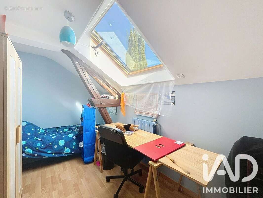 Photo 9