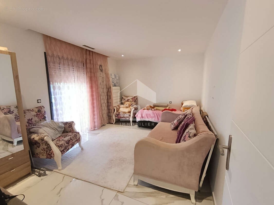 Maison à LE CANNET-DES-MAURES