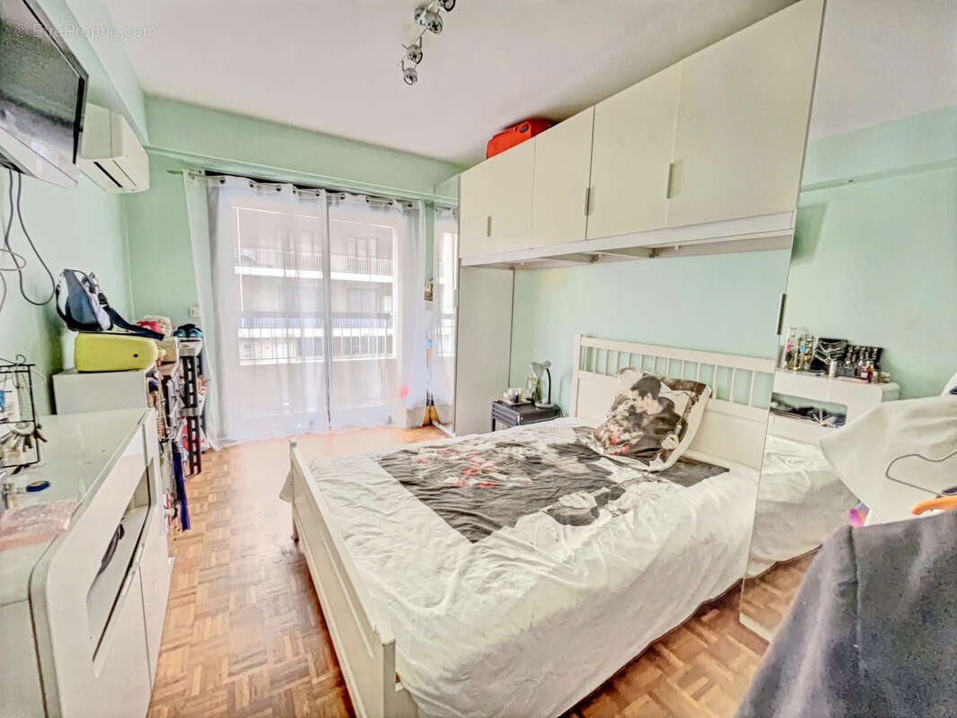 Appartement à MARSEILLE-5E