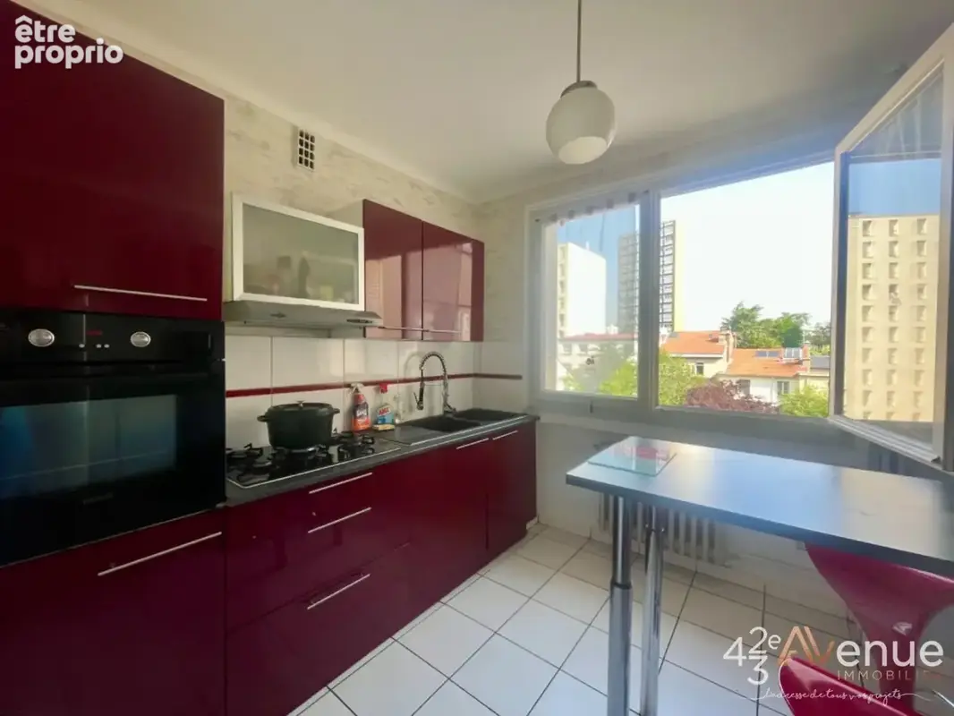 Appartement 68 m² à Saint-Etienne  - photo 3