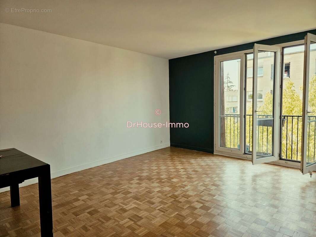 Appartement à SAINT-MAUR-DES-FOSSES