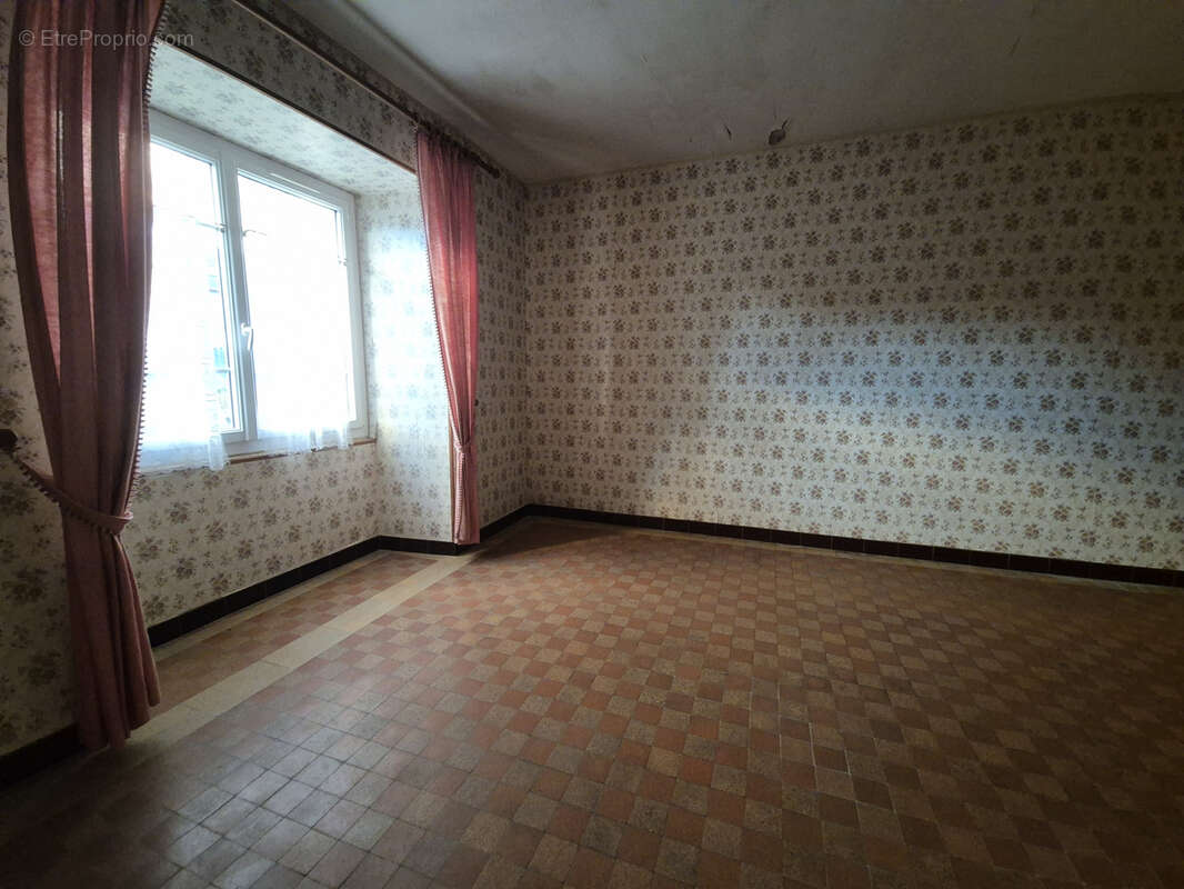 Maison à SAINT-PIERRE-DES-BOIS