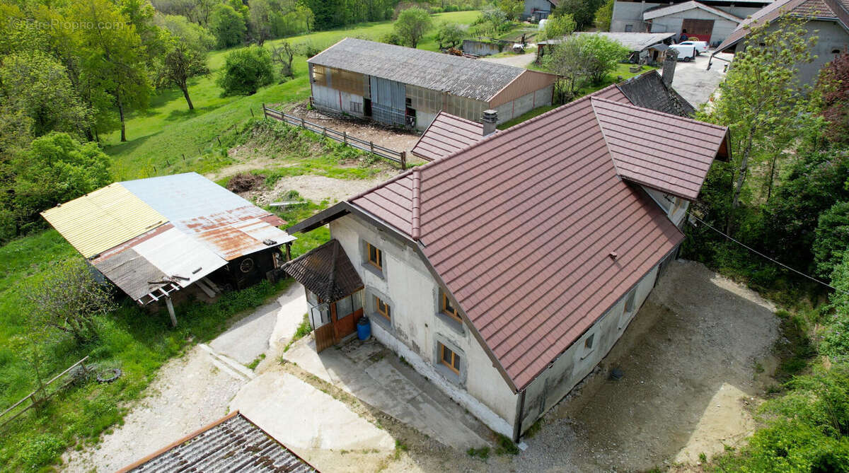 "cyprès" - thusy - a vendre en exclusivite - corps de ferme a renover 291m2 et annexes garage, caves & hangar 115m2 - toiture re - photo 2