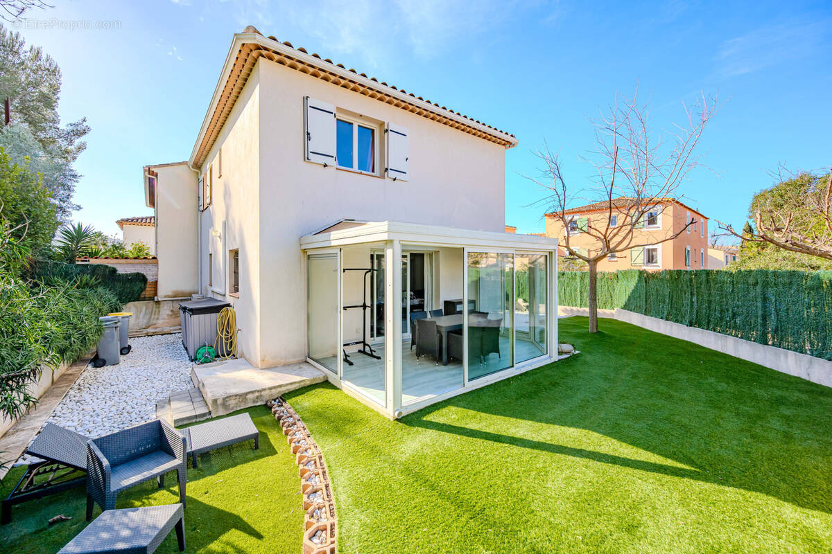 Maison à HYERES