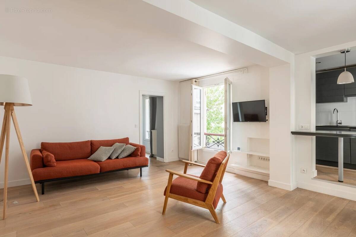 Appartement à PARIS-16E