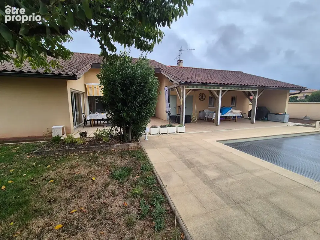 Maison Saint Denis Les Bourg  : 175 m2 - photo 2