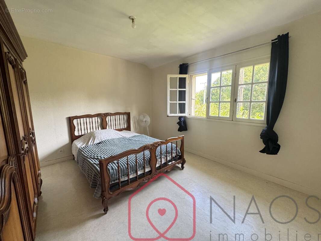 À VENDRE 150000.                                           Charmante maison traditionnelle mitoyenne avec 6 500 m² de terrain  - photo 6