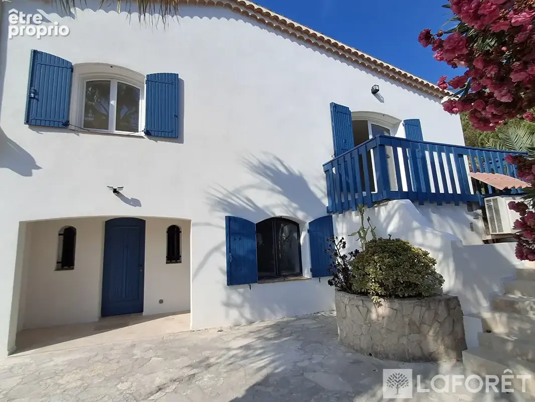 Hyères COSTEBELLE maison avec garage, terrasse, piscine et  jardin - photo 2